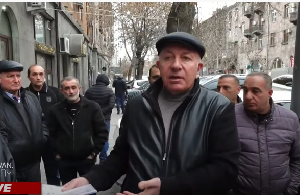 Акция протеста автоимпортеров перед зданием Комитета госдоходов (видео)